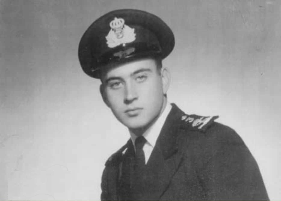 ΚΥΠΡΟΣ 1974....O ΚΥΒΕΡΝΗΤΗΣ ΤΟΥ “ΛΕΣΒΟΣ” ,Ο Ηρωας Ελευθέριος Χανδρινός που βύθισε 2 τουρκικά αντιτορπιλικά και κατέρριψε 3 μαχητικά...